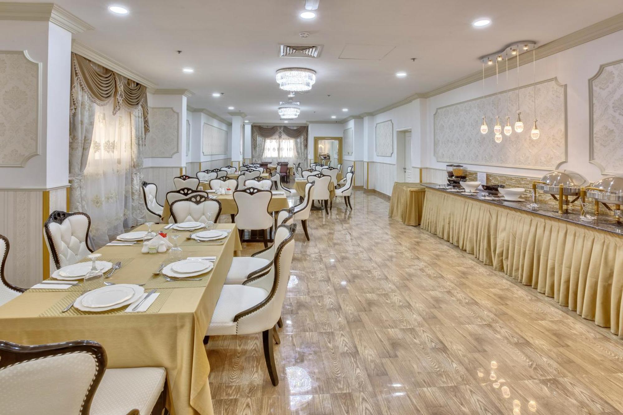 Royal Hotel Sharjah Exterior photo